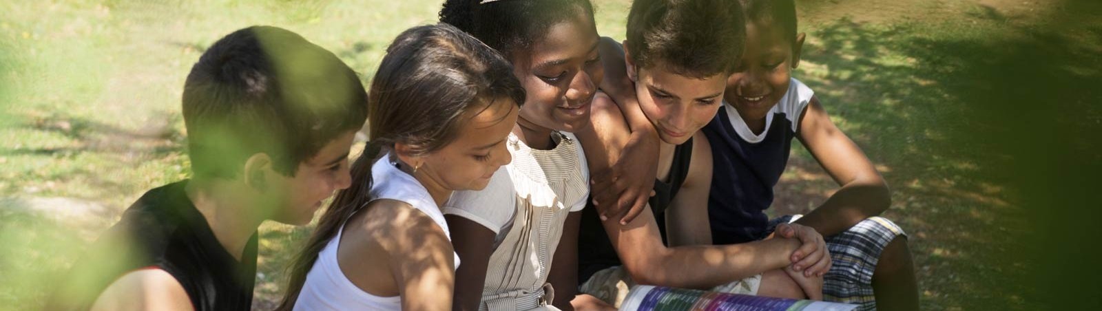 Educação Integral para uma São Paulo Educadora - Cidade Escola  AprendizCidade Escola Aprendiz  Desde 1997, experimenta, desenvolve e  promove o Bairro-escola, aproximando e articulando escolas, comunidades,  organizações sociais, empresas e poder